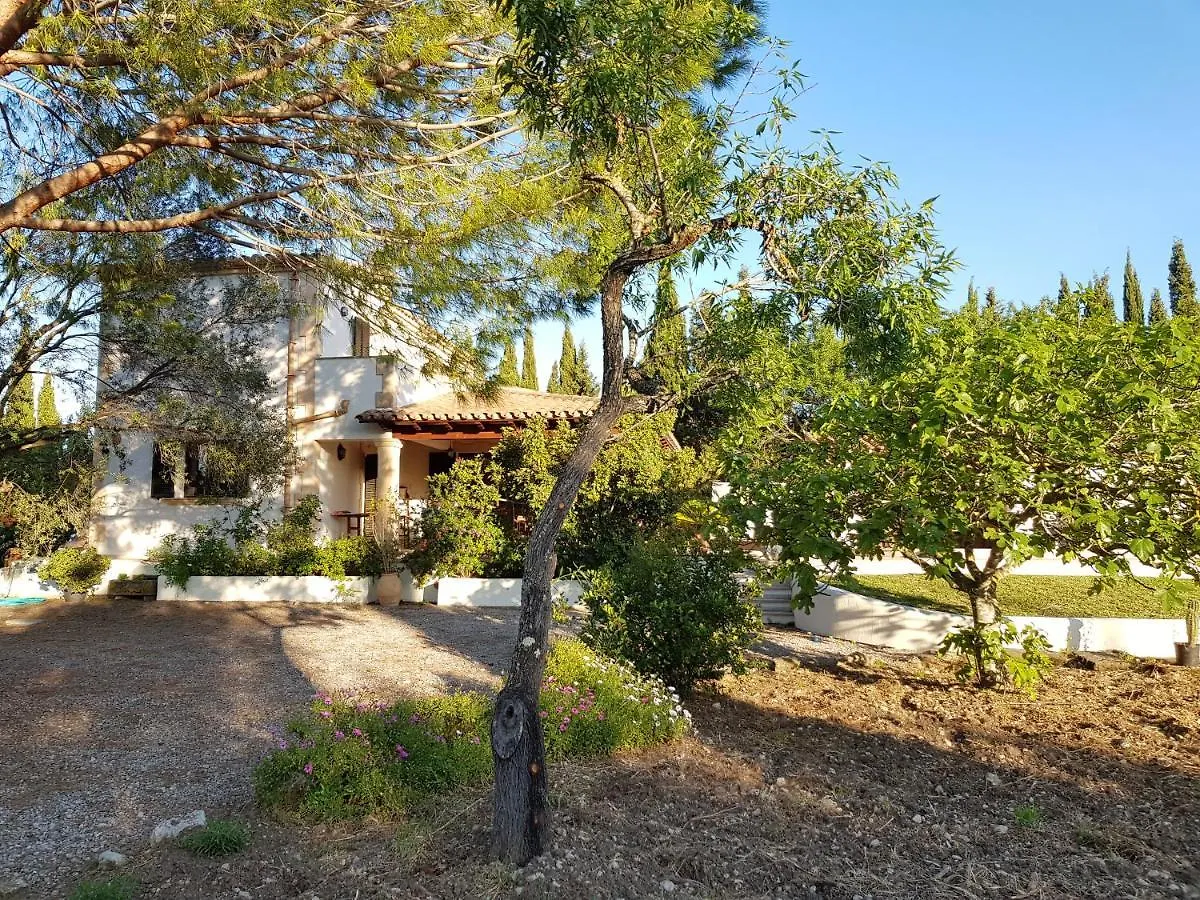 Villa Milagro - 3 Bedroom Finca Style Villa With Pool Near Golf Course/Beaches - Air Cond. Pollenca